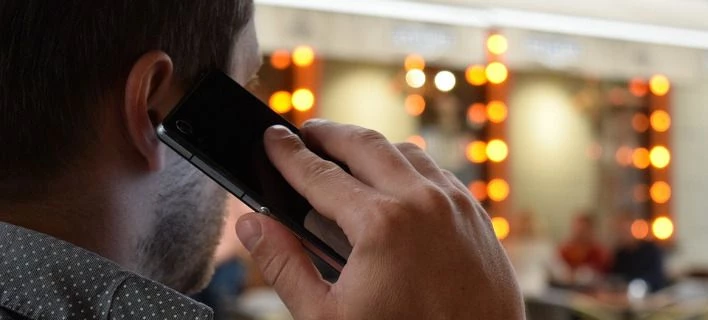 Κινητή και σταθερή τηλεφωνία: Έρχονται πλαφόν σε χρεώσεις και πρόστιμο για διακοπή σύνδεσης